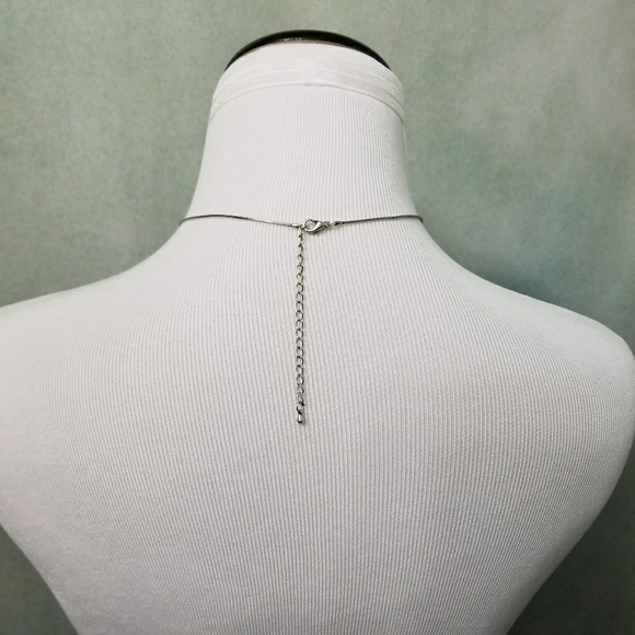 Necklace & Earrings Set - Picture 4 of 7